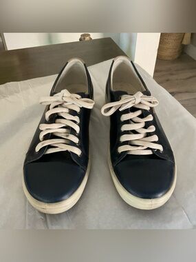 ECCO Soft Women's NavyLeather Lace Up Sneakers, Size 40 US 9-9.5